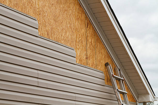 Professional Fiber Cement Siding technician working in Litchfield, OH